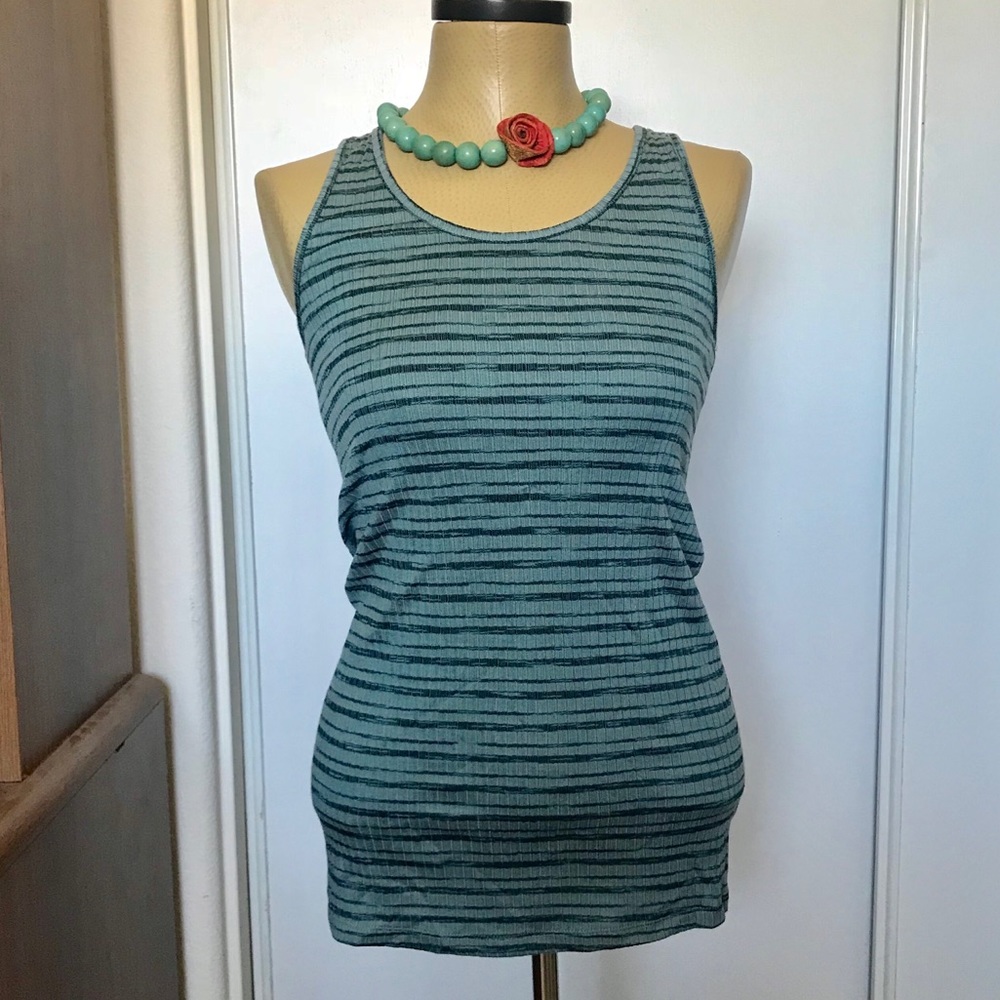 🔥2 x $25🔥Liz Lange Maternity green striped tank